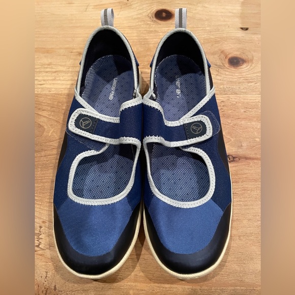 Lands’ End Mary Jane Blue White water sport shoes Outdoorsy Campcore Athletic 7 - Picture 2 of 9